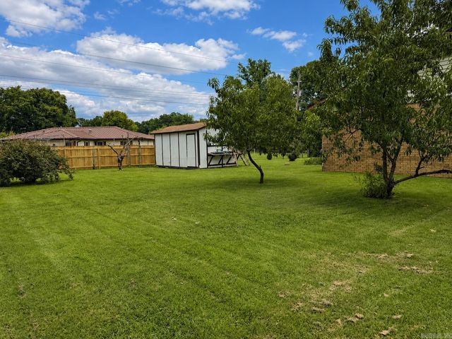 11 Glade Rd., Jacksonville, AR 72076
