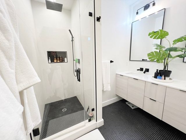 360 Meridian Street 7, Boston, MA 02128