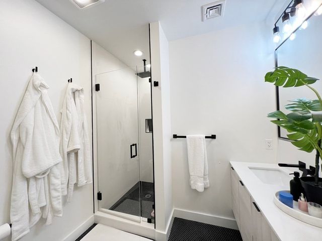 360 Meridian Street 7, Boston, MA 02128