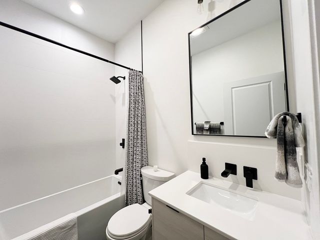 360 Meridian Street 7, Boston, MA 02128