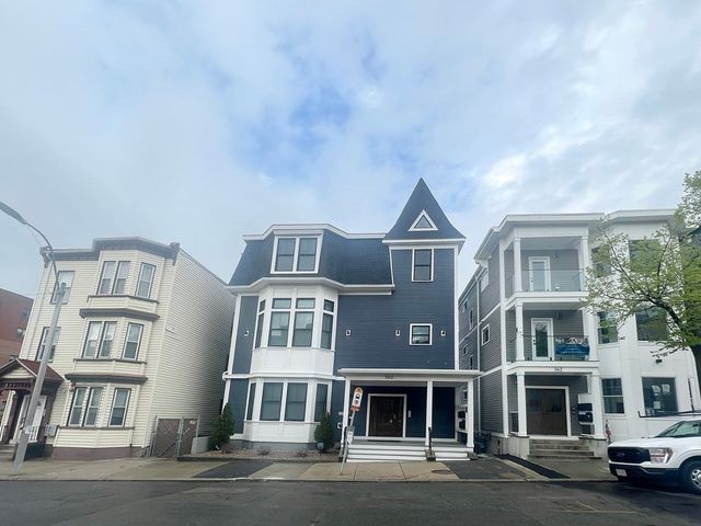 360 Meridian Street 7, Boston, MA 02128
