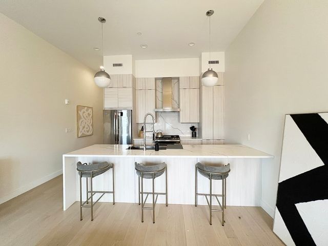 360 Meridian Street 7, Boston, MA 02128