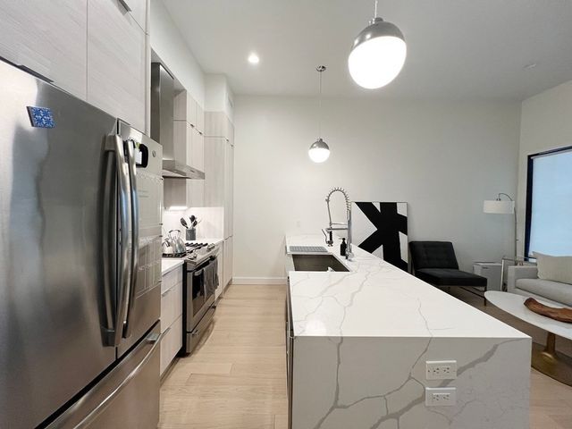 360 Meridian Street 7, Boston, MA 02128