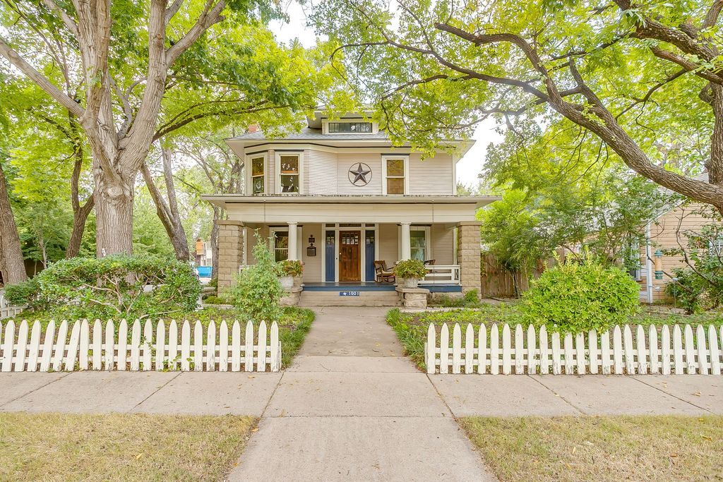 1901 Fairmount Avenue, Fort Worth, TX 76110