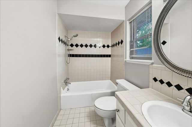 3815 Thonig Road, Houston, TX 77092
