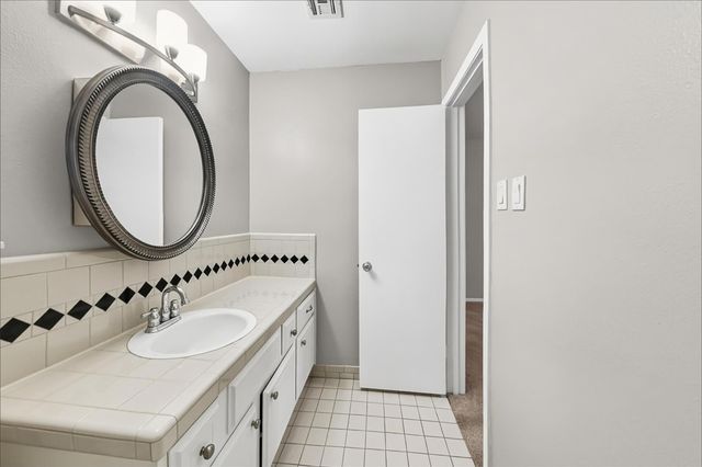 3815 Thonig Road, Houston, TX 77092