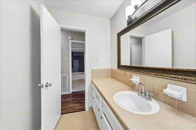 3815 Thonig Road, Houston, TX 77092