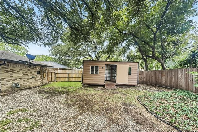 3815 Thonig Road, Houston, TX 77092