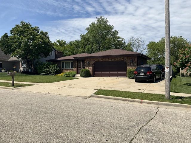 8610 45th AVENUE, Kenosha, WI 53144
