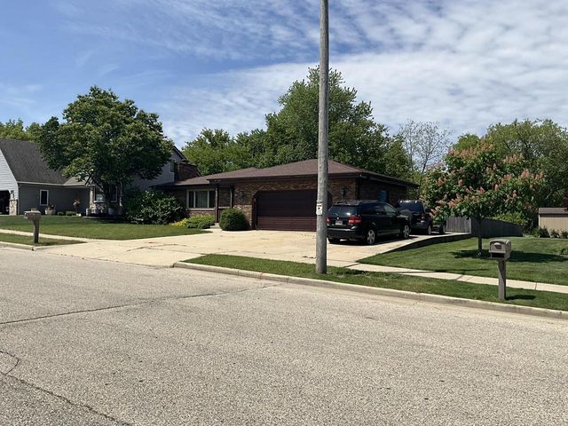 8610 45th AVENUE, Kenosha, WI 53144