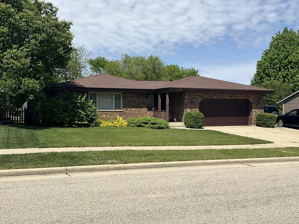 8610 45th AVENUE, Kenosha, WI 53144
