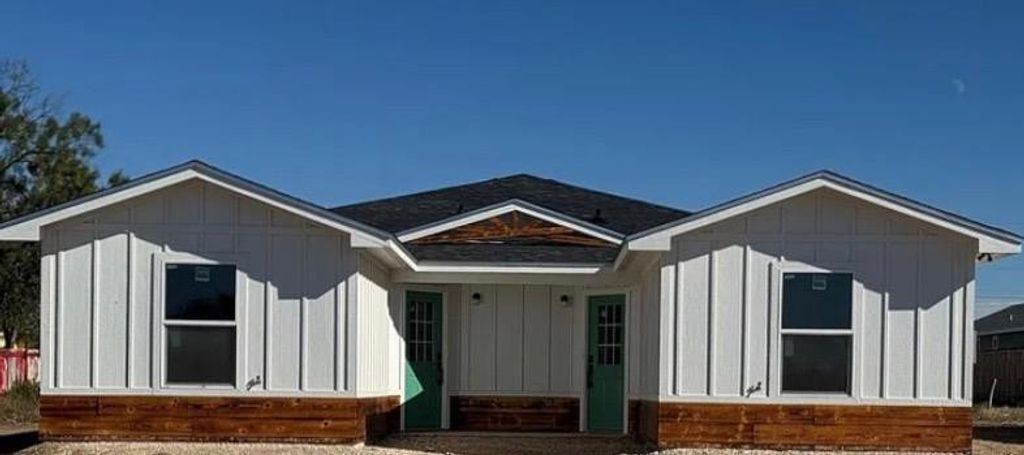 Image 1 of property listing at 1212 Roosevelt Street, San Angelo, TX 76901
