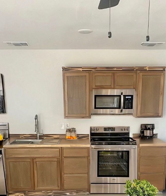 Image 13 of property listing at 1212 Roosevelt Street, San Angelo, TX 76901