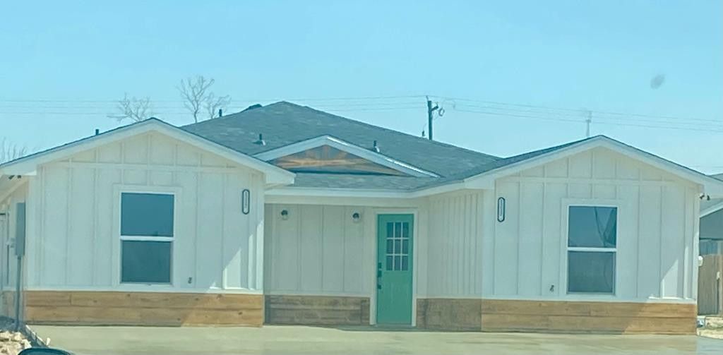 Image 2 of property listing at 1212 Roosevelt Street, San Angelo, TX 76901