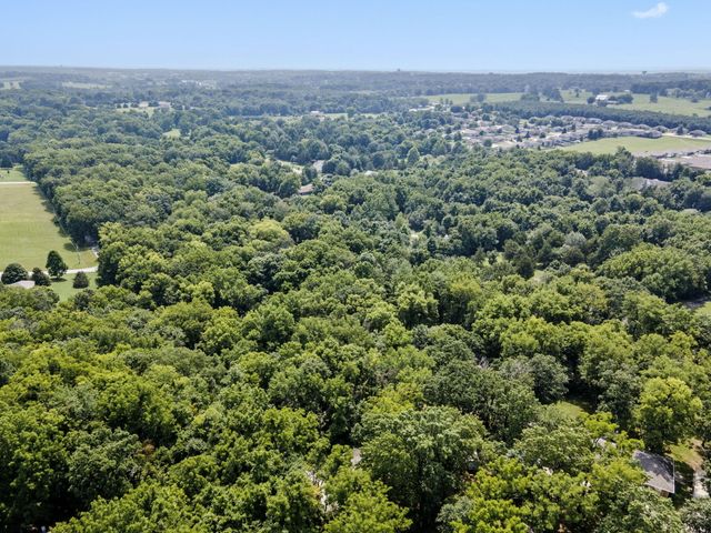 1790 N Deer Lane, Nixa, MO 65714