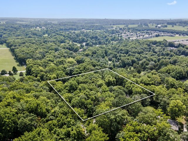 1790 N Deer Lane, Nixa, MO 65714