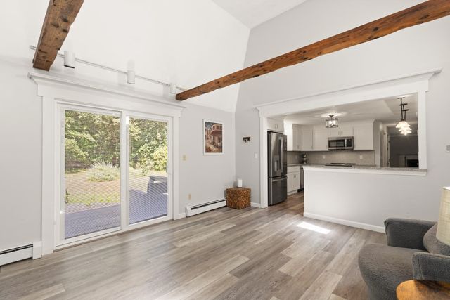 42 Summer St, Foxboro, MA 02035