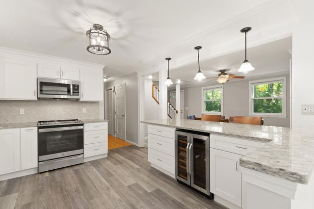 42 Summer St, Foxboro, MA 02035