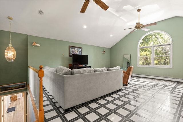 42 Summer St, Foxboro, MA 02035