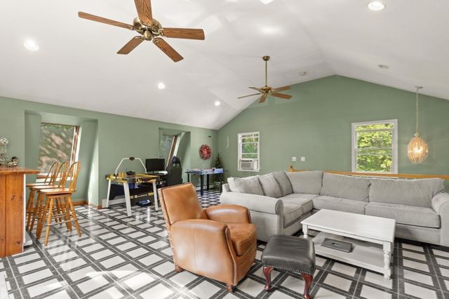 42 Summer St, Foxboro, MA 02035