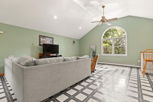 42 Summer St, Foxboro, MA 02035