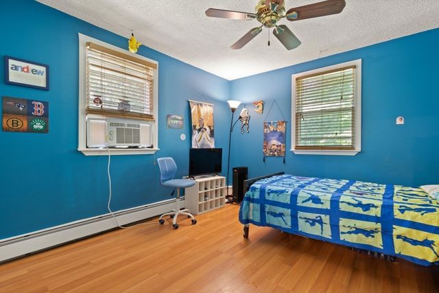 42 Summer St, Foxboro, MA 02035