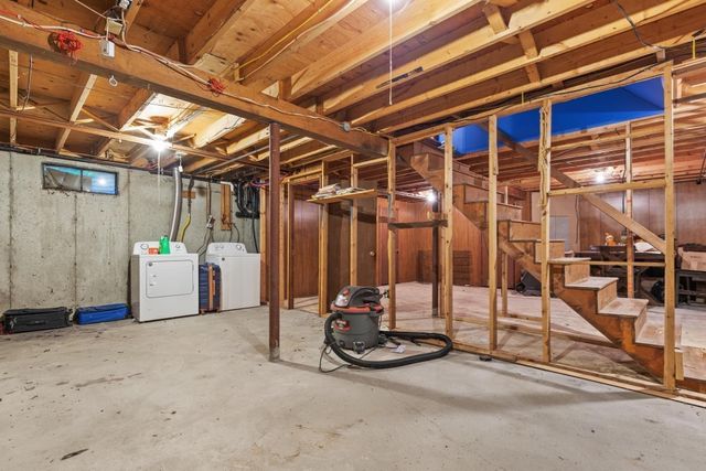 42 Summer St, Foxboro, MA 02035