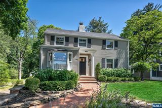 979 Salem Lane, Ridgewood, NJ 07450