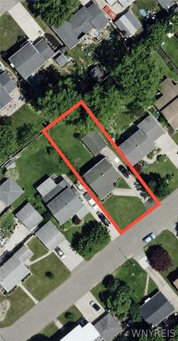 4696 Chapman Parkway, Hamburg, NY 14075