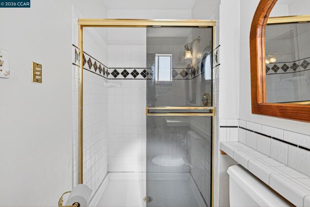 2555 Arroyo Ave, Pinole, CA 94564