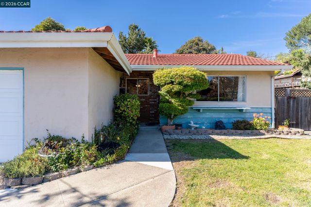 2555 Arroyo Ave, Pinole, CA 94564