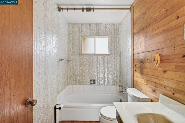 2555 Arroyo Ave, Pinole, CA 94564