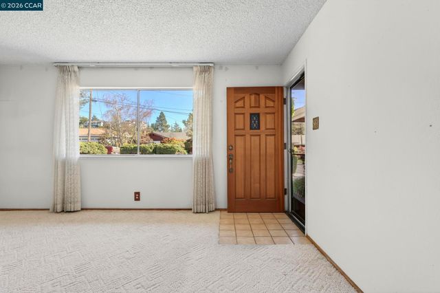 2555 Arroyo Ave, Pinole, CA 94564