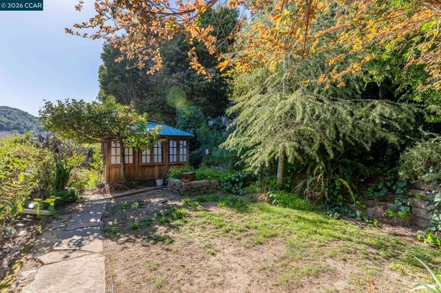 2555 Arroyo Ave, Pinole, CA 94564