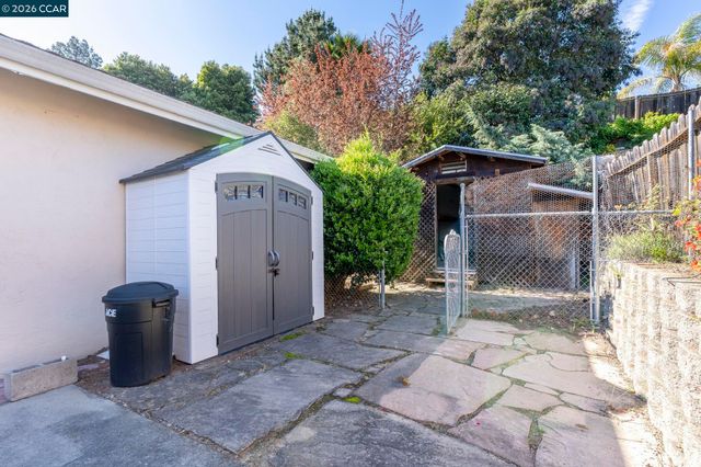 2555 Arroyo Ave, Pinole, CA 94564