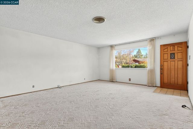 2555 Arroyo Ave, Pinole, CA 94564