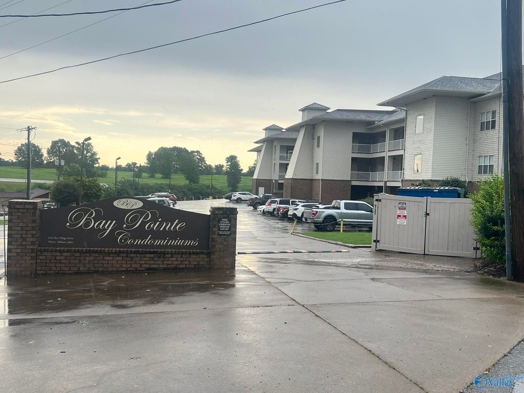 6122 Bay Village Drive 204, Athens, AL 35611