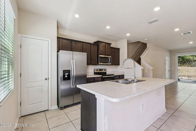 871 GATE RUN Road, Jacksonville, FL 32211