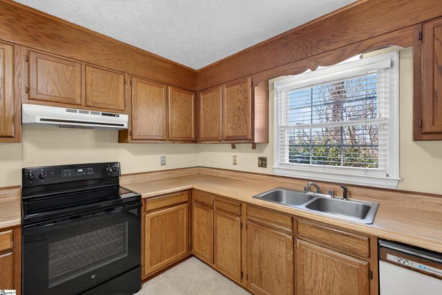 1206 Wenwood Circle, Greenville, SC 29607