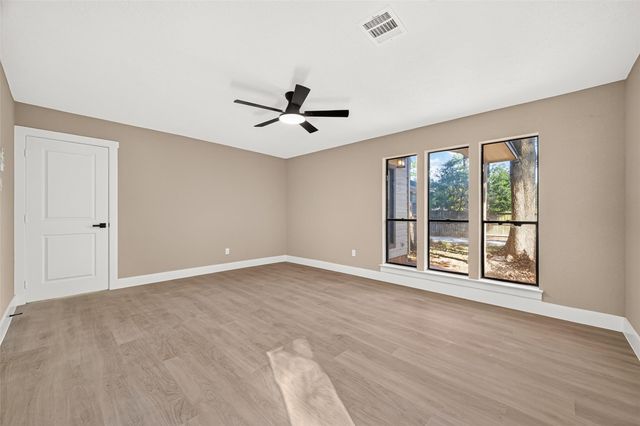 150 Park Way, Conroe, TX 77356