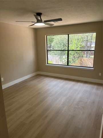 150 Park Way, Conroe, TX 77356