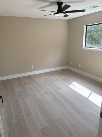150 Park Way, Conroe, TX 77356