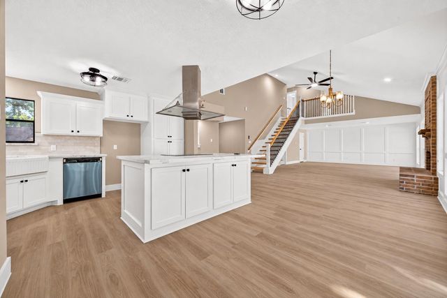 150 Park Way, Conroe, TX 77356