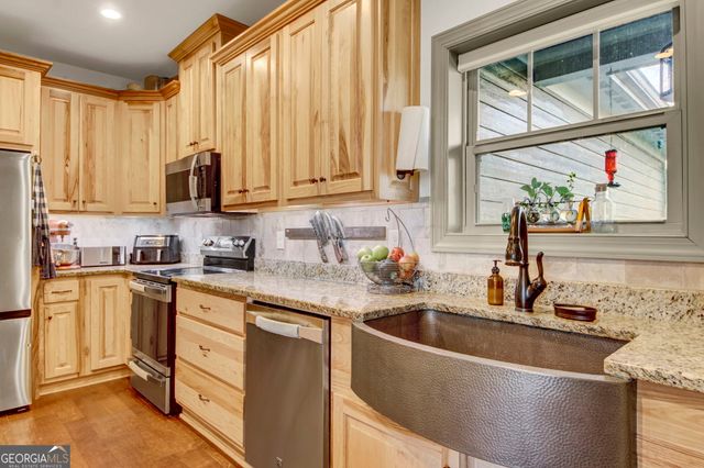 2406 Winterview Ridge, Gainesville, GA 30506