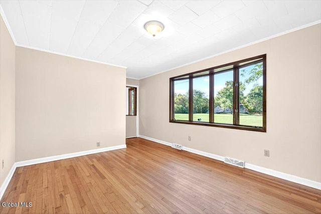 13 Veterans Street, Poestenkill, NY 12140