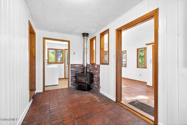 13 Veterans Street, Poestenkill, NY 12140