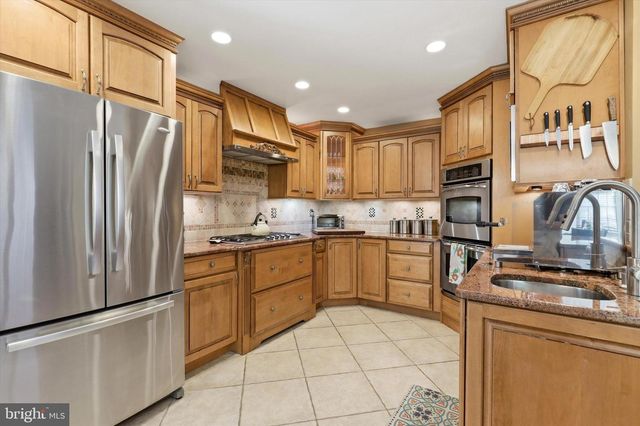 123 RUNNYMEDE DR, Lansdale, PA 19446