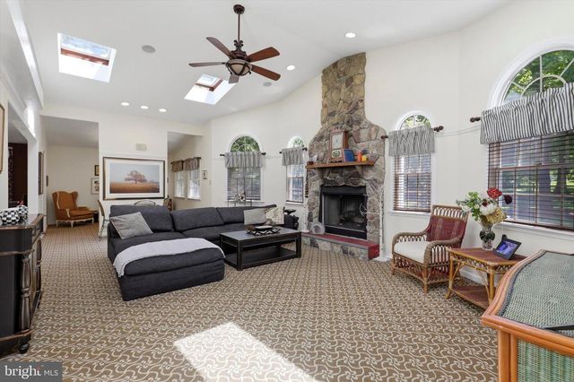 123 RUNNYMEDE DR, Lansdale, PA 19446