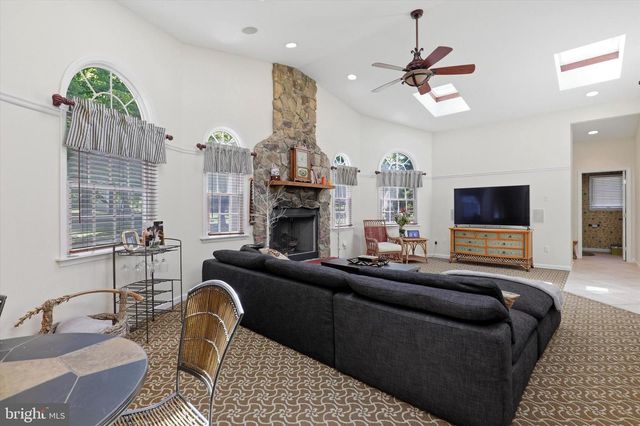 123 RUNNYMEDE DR, Lansdale, PA 19446