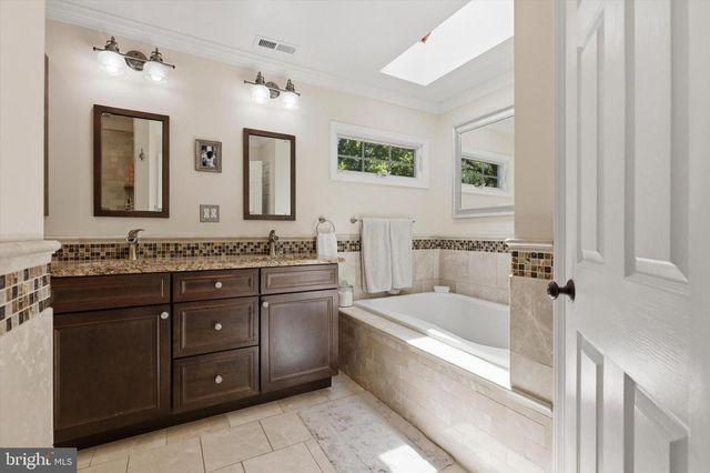 123 RUNNYMEDE DR, Lansdale, PA 19446